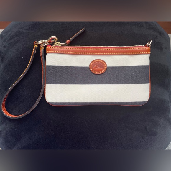 Dooney & Bourke Large Slim Wristlet - Picture 13 of 15